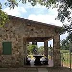 La Tenuta Where The Sea Meets The Land - Goelba بيت للعطل