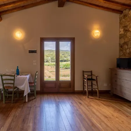 Feriehus La Tenuta Where The Sea Meets The Land - Goelba *