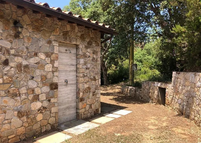 La Tenuta Where The Sea Meets The Land - Goelba Порт-Аццурро