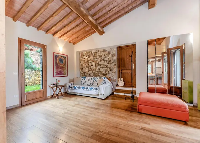 Дом отдыха La Tenuta Where The Sea Meets The Land - Goelba Порт-Аццурро