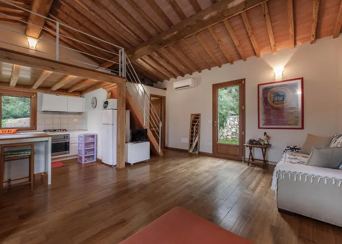 La Tenuta Where The Sea Meets The Land - Goelba Porto Azzurro